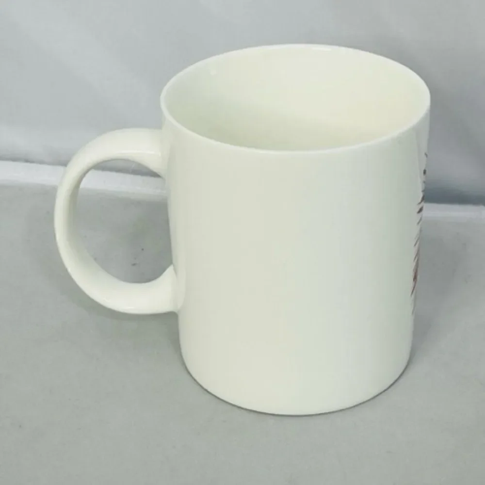 2014 Starbucks Coffee Mug Red Starburst Holiday Cup 12 oz Excellent - No cracks
